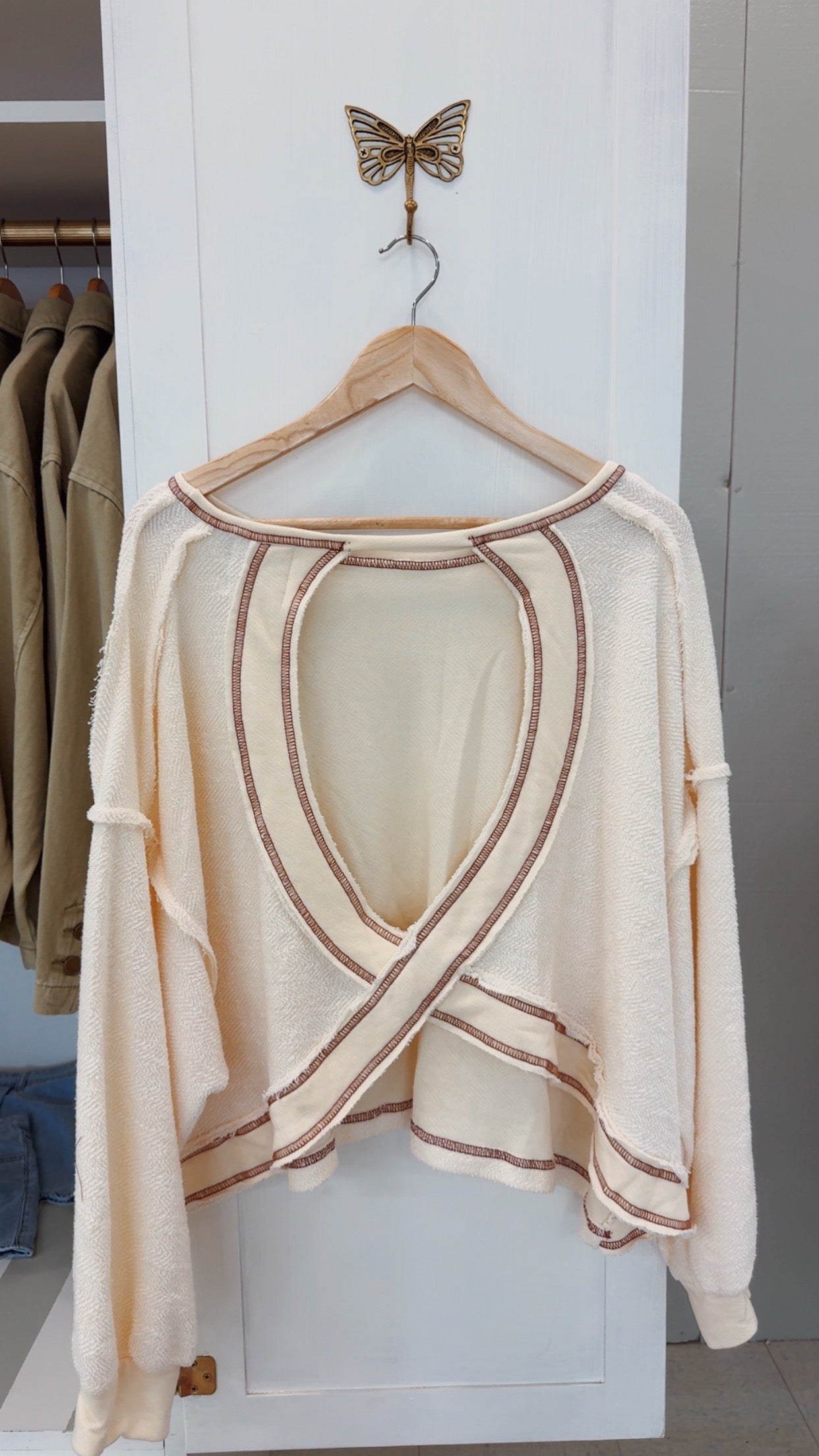 Flowy cross- back top