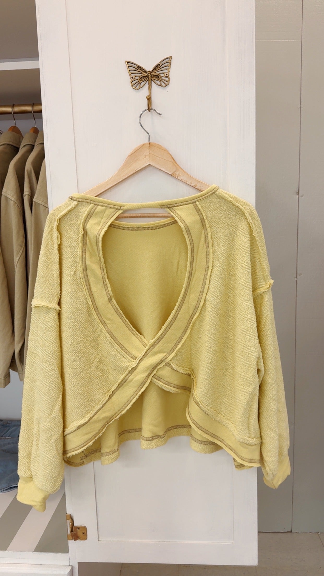 Flowy cross- back top